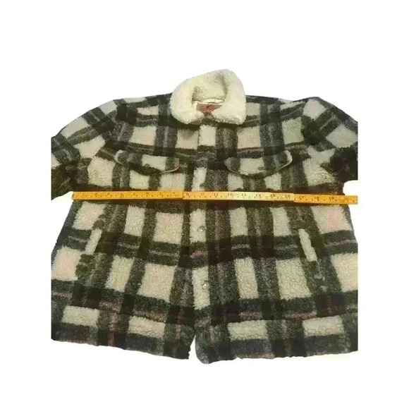 Levi's Women's Ex-Boyfriend All Sherpa. Size: Small. Insulated Quilted Lining. - Picture 3 of 5